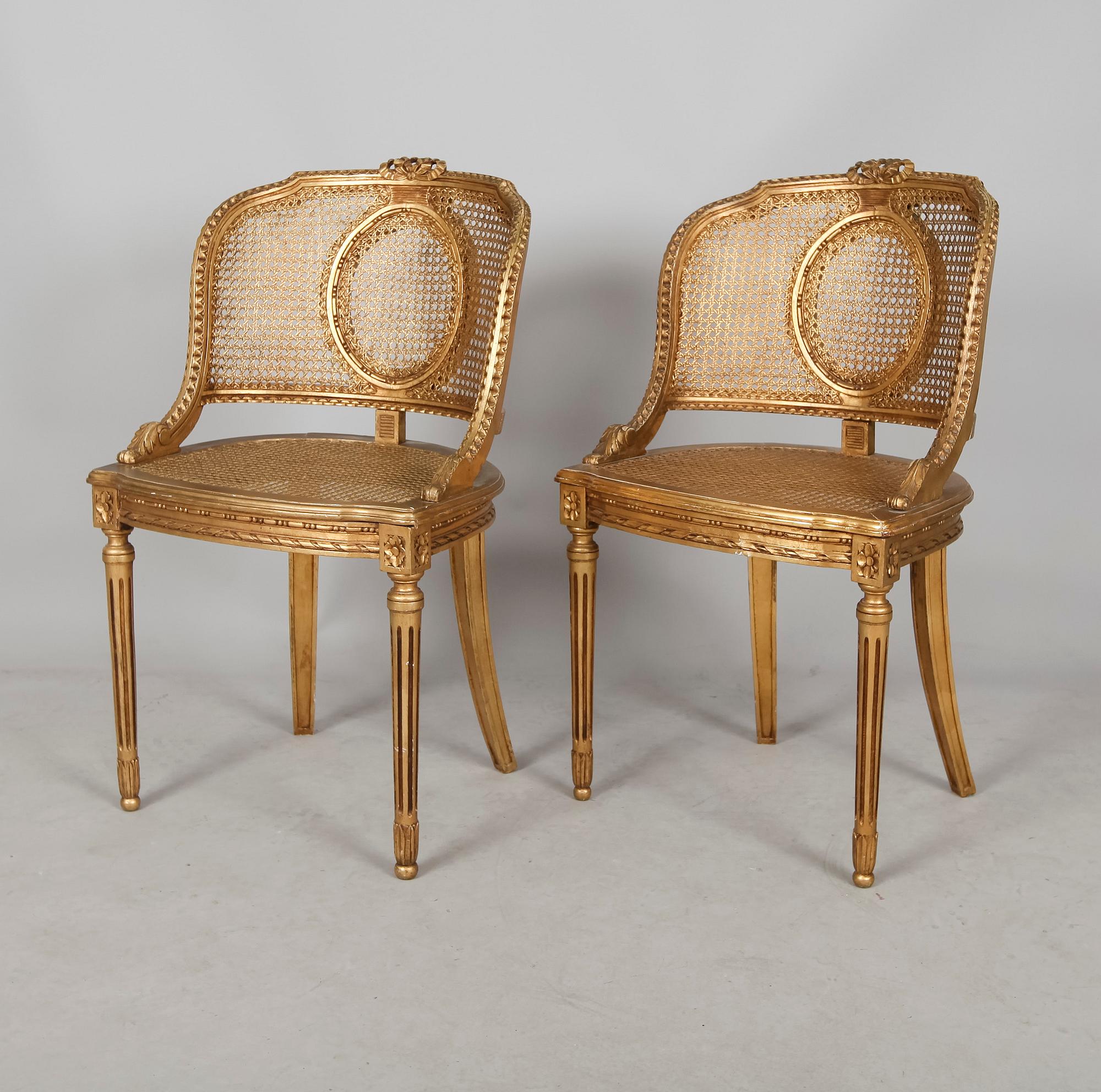 KARMSTOLAR, 1 par, Louis XVI stil, 1900-talets mitt.