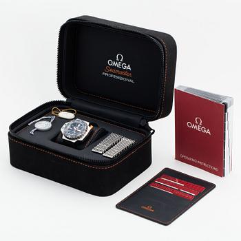 OMEGA, Seamaster Professional, Chronometer, "PloProf", armbandsur, 55 x 48 mm.