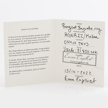 Ring platina med baguette- och runda briljantslipade diamanter, Emma Engelbert.