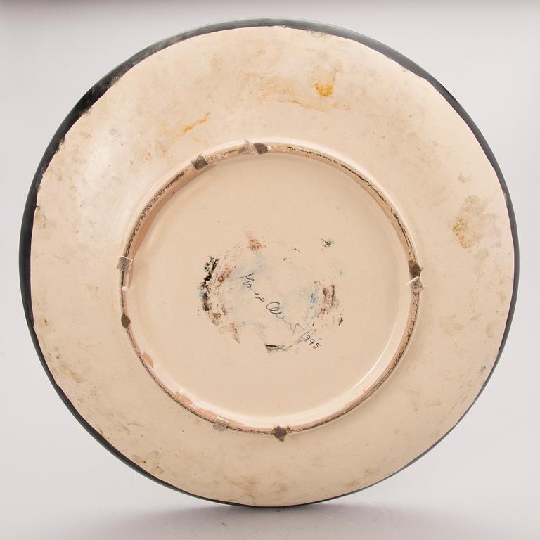 A ceramic bowl, signed and dated 1995.