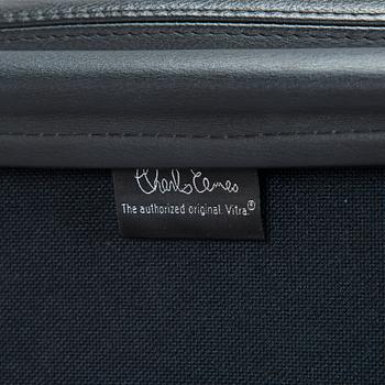 Charles & Ray Eames, kontorsstol, "Soft Pad Chair EA 219, high backrest", Vitra. 2000-tal.