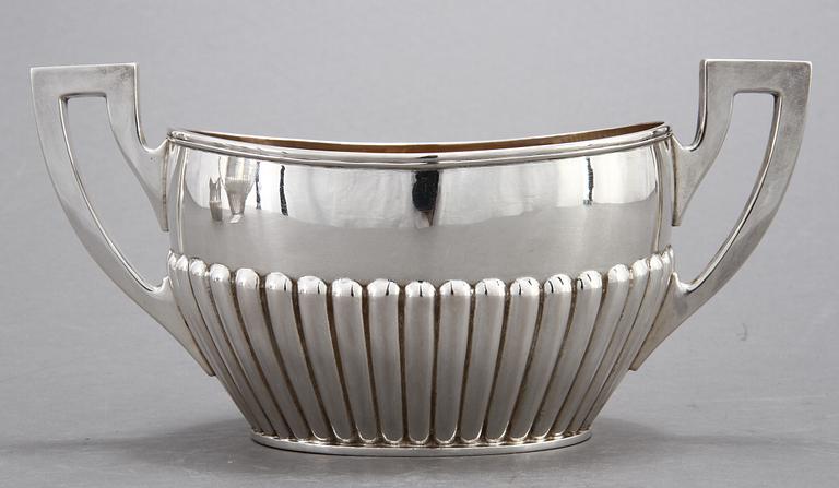 KAFFESERVIS, 3 delar, silver, empirstil, Stockholm, 1915. Vikt ca 1253 gr.