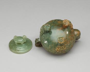 A nephrite pot with cover, Republic, 20th century.
