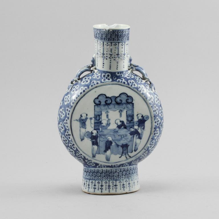 PILGRIMSKRUS, porslin, Kina, 1800/1900-tal.