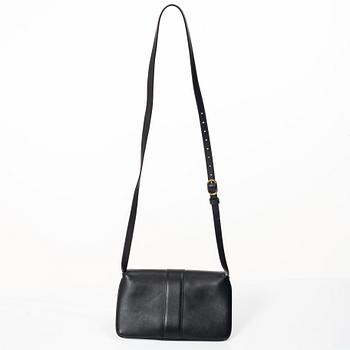 Gucci, a handbag.