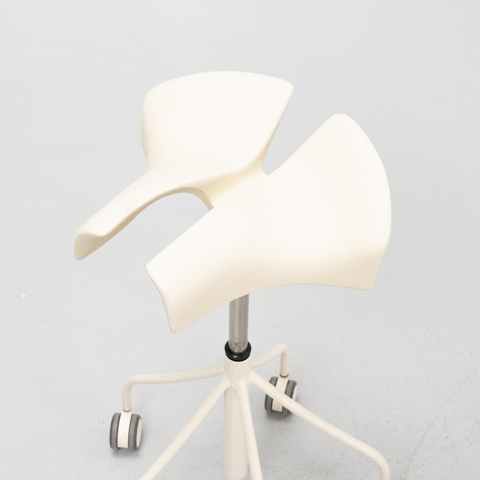 Jordi Bardia & Otto canalda, four 'Binaria' stools, D Barcelona.