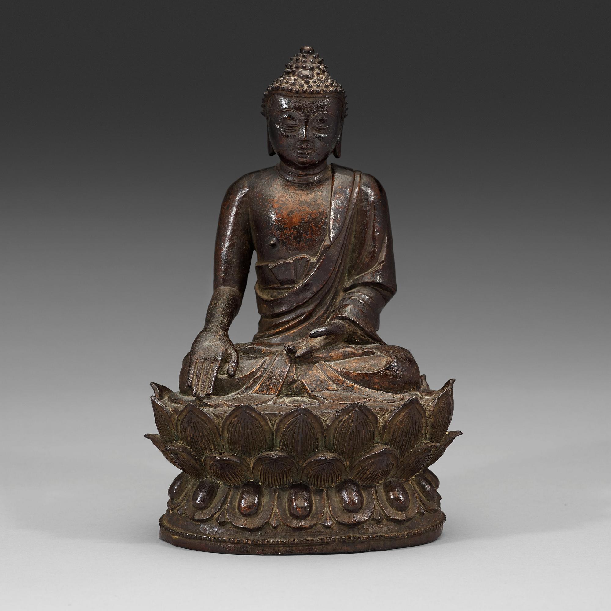 A bronze figure of Shakyamuni Buddha, possibly late Ming dynasty/early Qing dynasty, 17th century.