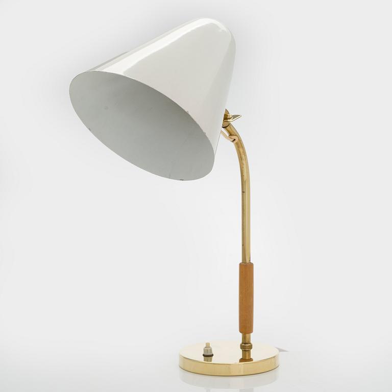 Paavo Tynell, bordslampa, modell 5233, Idman 1900-talets mitt.