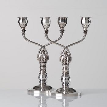 Johan Rohde, kandelabrar, ett par, modell 343, Georg Jensen & Wendel, Danmark 1945-51, sterling.