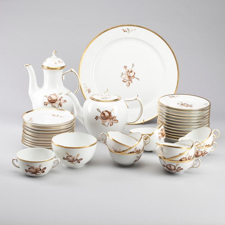 KAFFE- /TESERVIS, 27 delar, porslin, "Brun rose" Royal Copenhagen, Danmark 1950-tal.
