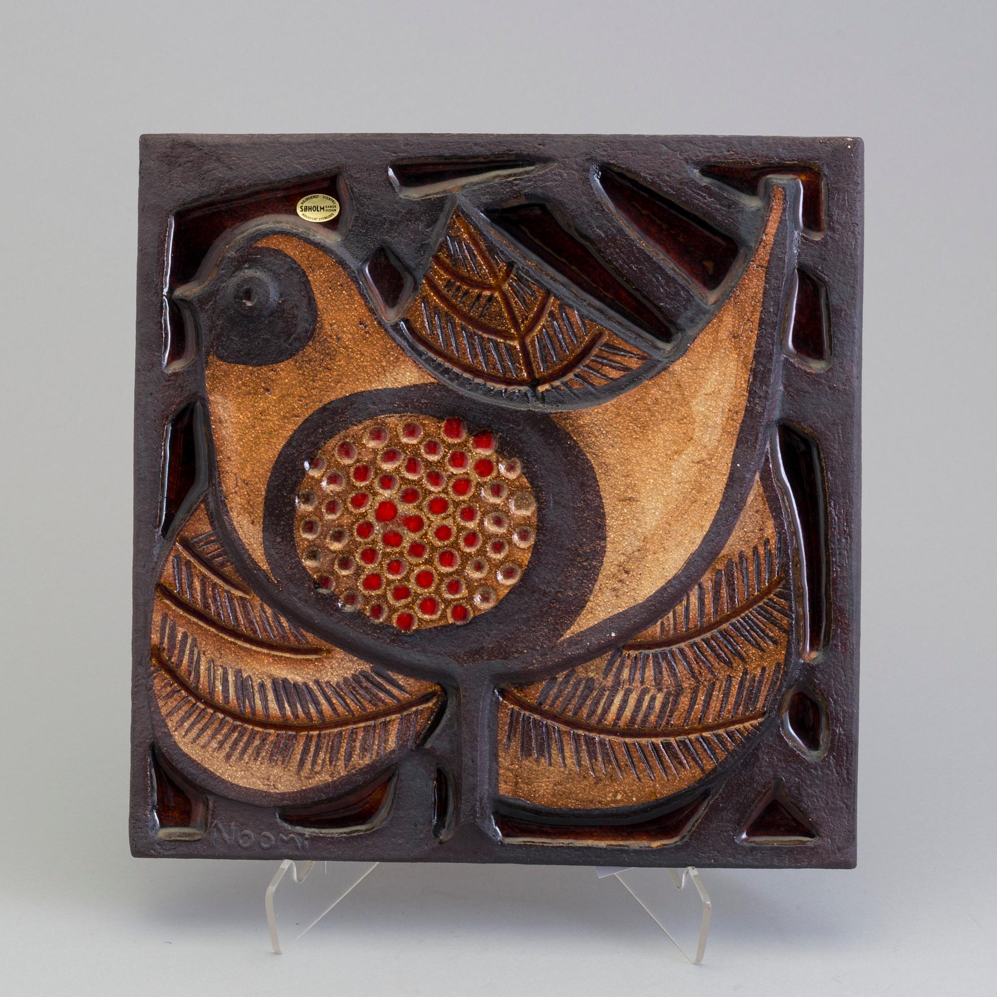 NOOMI BACKHAUSEN, a stoneware wall plate, Söholm Denmark from the