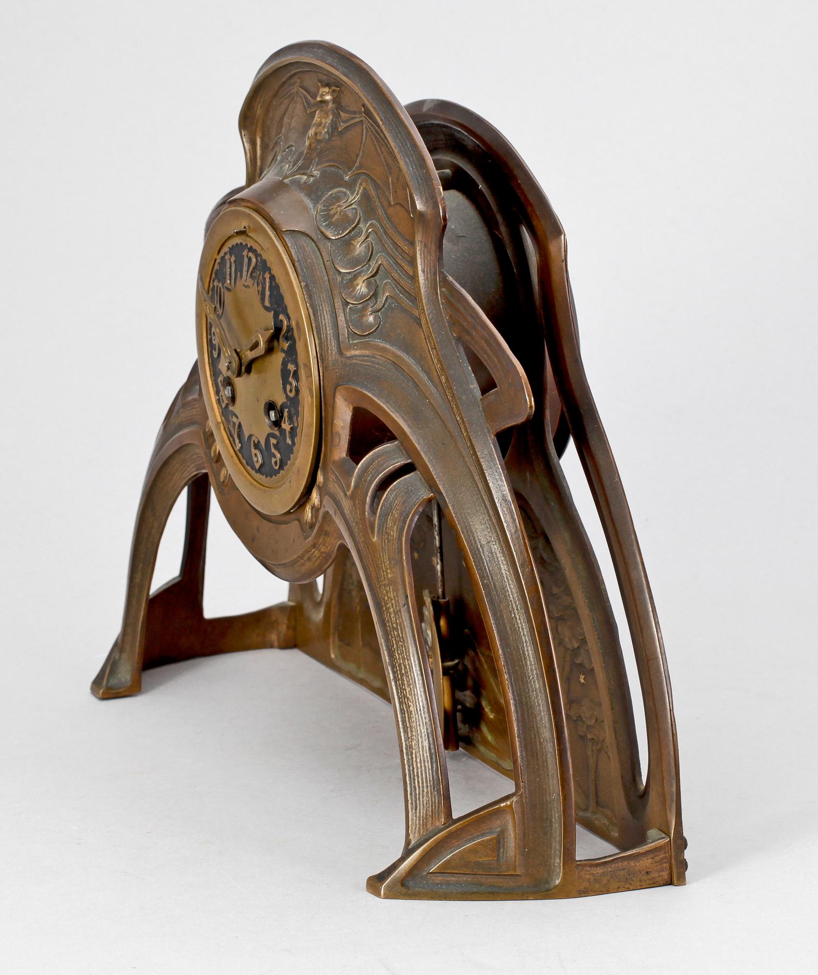 BORDSUR, brons, jugend, 1900-talets början.