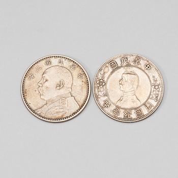 301. Two silver coins, Republic, early 20th Century.