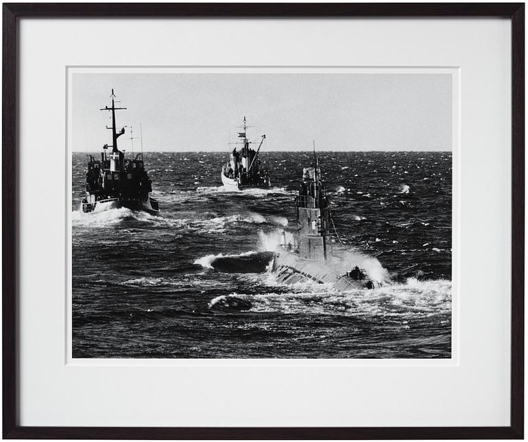 Ragnhild Haarstad, "U-137 eskorteras ut från svenskt vatten, 6/11 1981.".