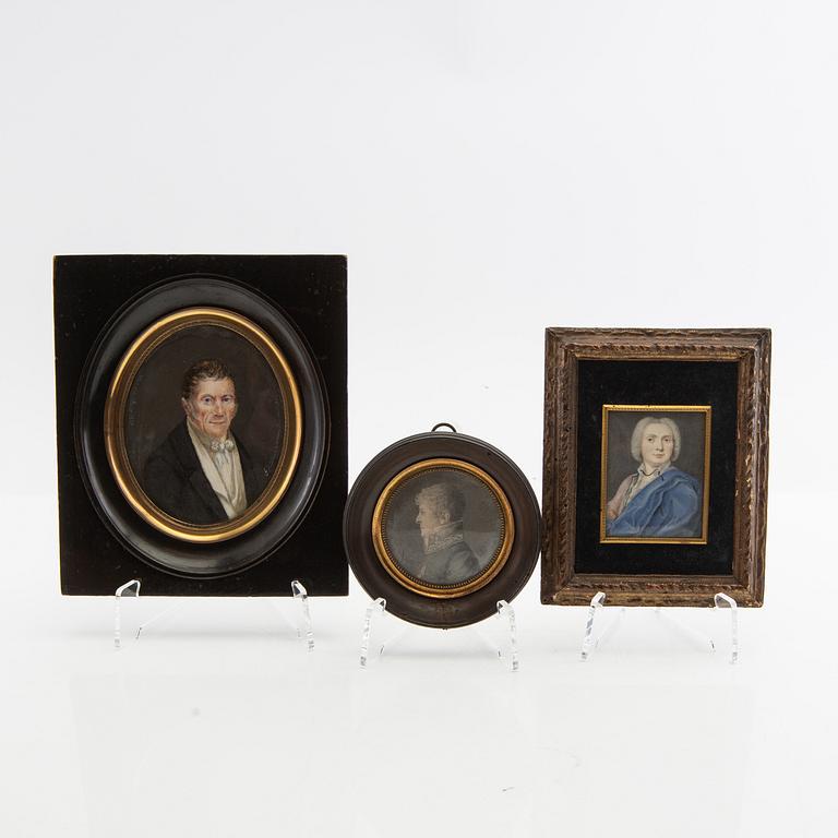 A collection of miniatures 3 pcs 17th/18th century.