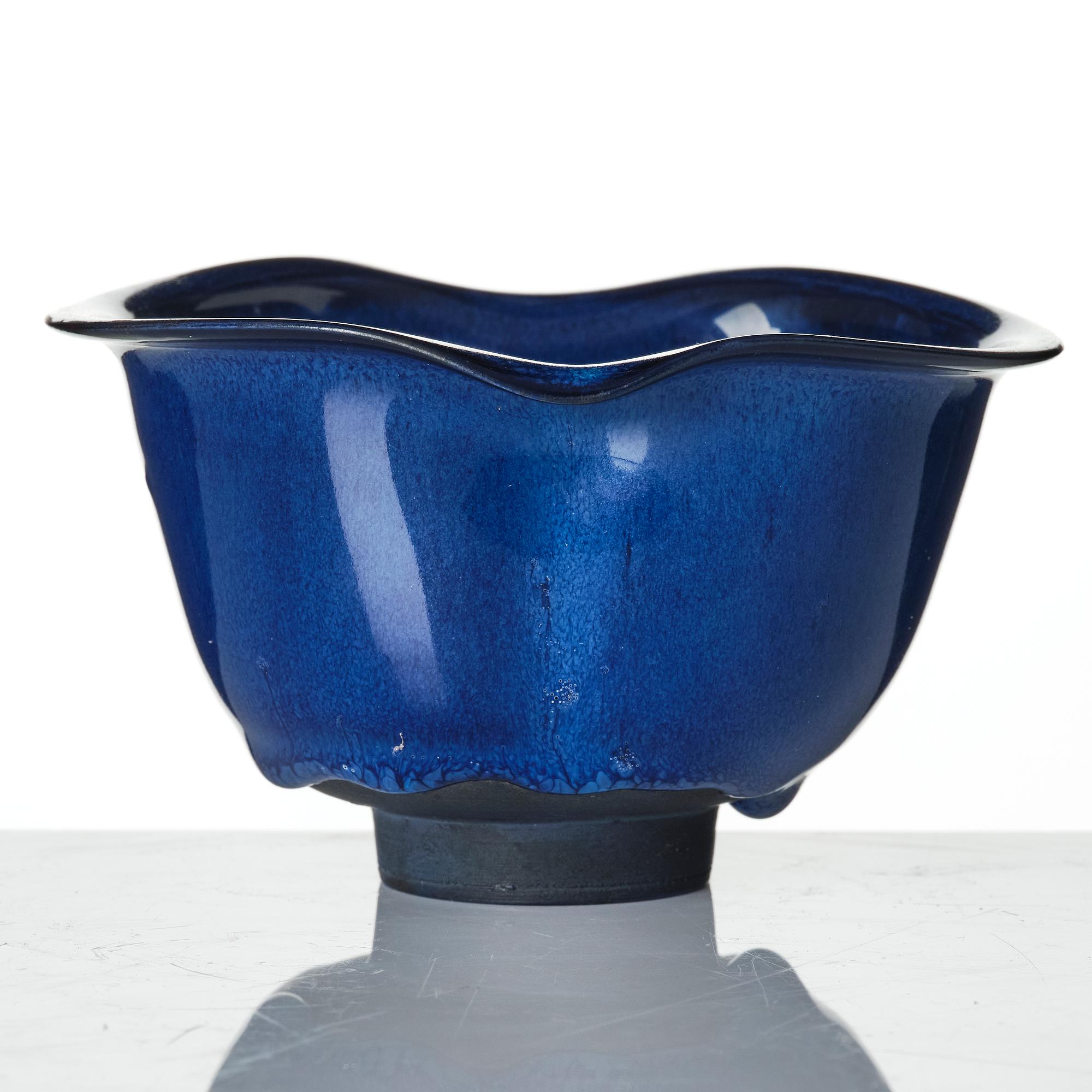 Wilhelm Kåge, two stoneware bowls, Gustavsberg Studio 1945.