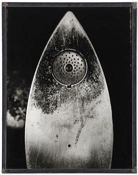 129. Tuija Lindström, "Strykjärn".