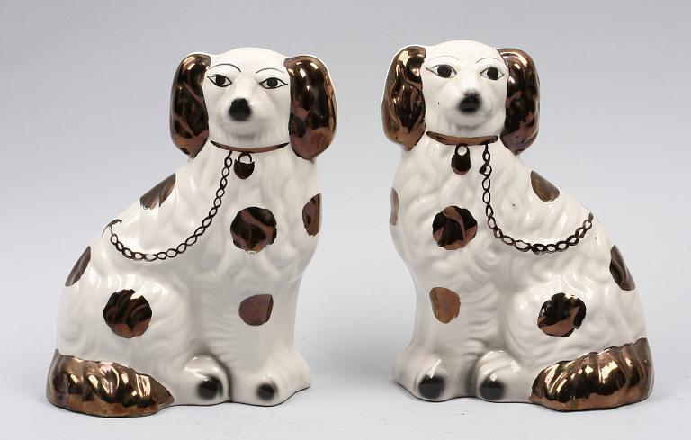 PARHUNDAR, porslin. Engelsk stil.