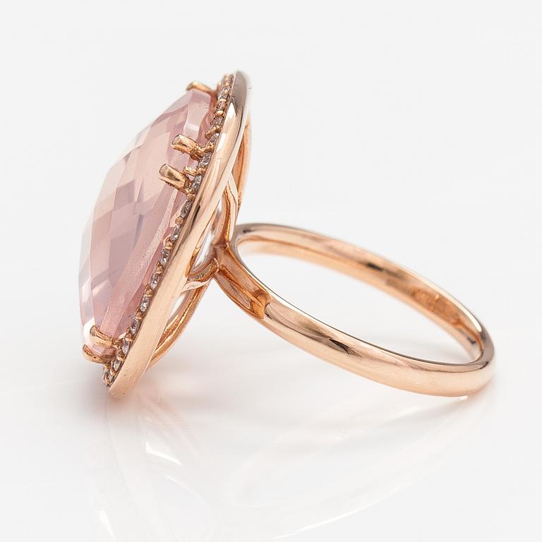 Cocktailring, 14K roséguld, roselkvarts och diamanter ca 0.49 ct tot.