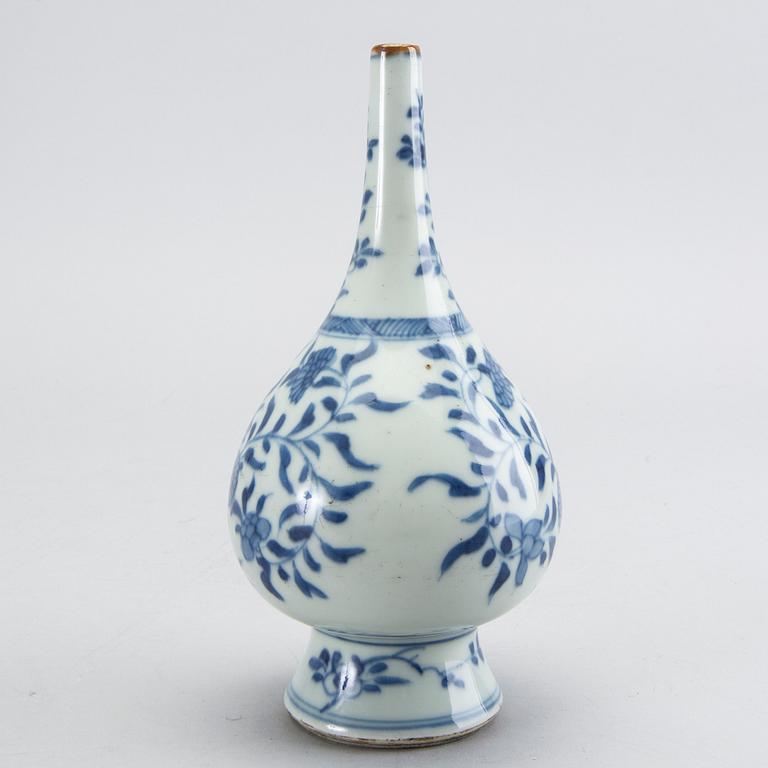 Water dropper, porcelain, Kanqxi, (1662-1722).
