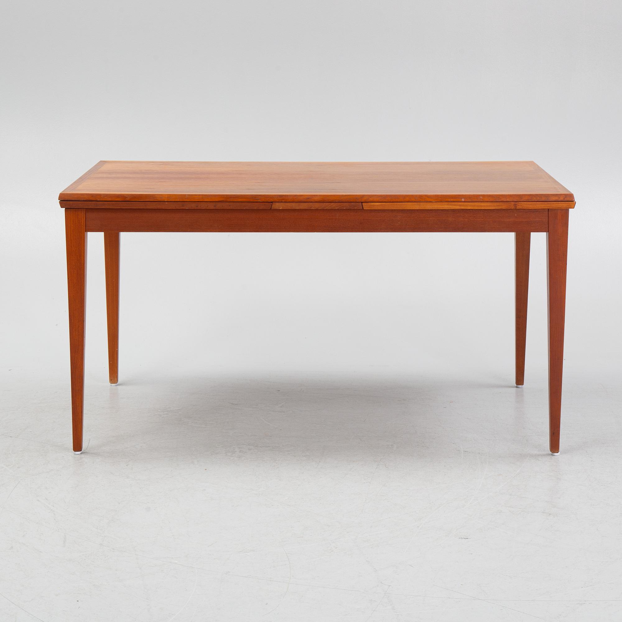 Matbord, troligen Danmark, 1900-talets andra hälft.