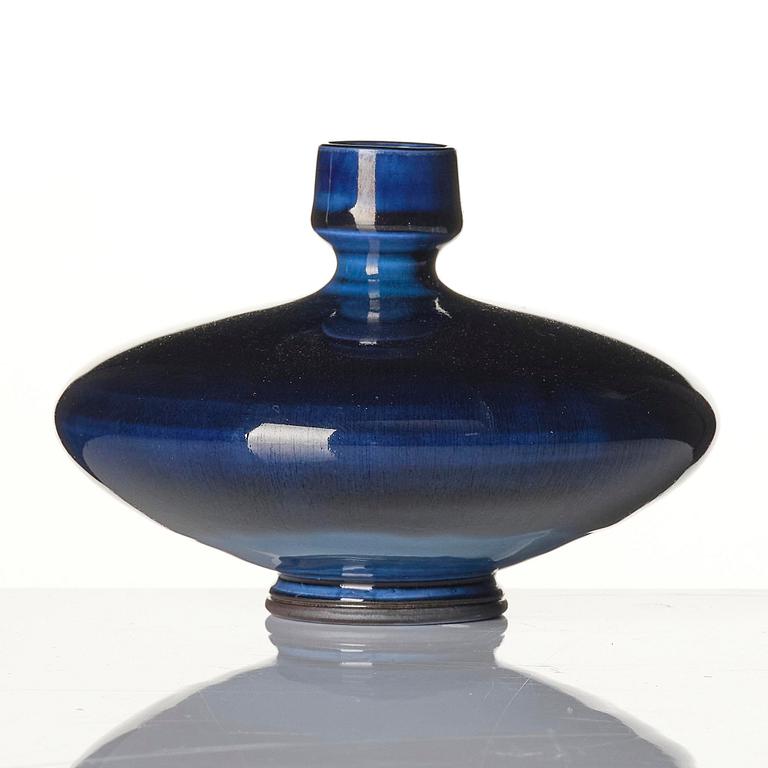 Berndt Friberg, vaser, två stycken, stengods, Gustavsbergs Studio, 1964-65.