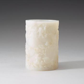 A finely carved Chinese calcite brush pot, late Qing dynasty (1664-1912).