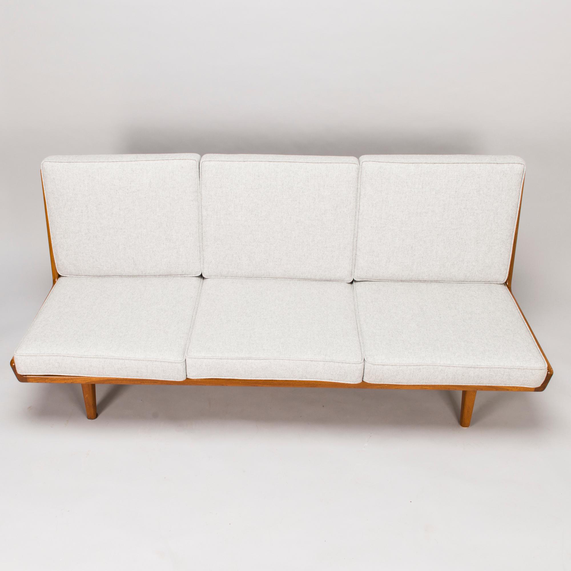 CARL GUSTAF HIORT AF ORNÄS, soffa, "Studio", Puunveisto Oy - Träsnideri Ab 1900-talets mitt.