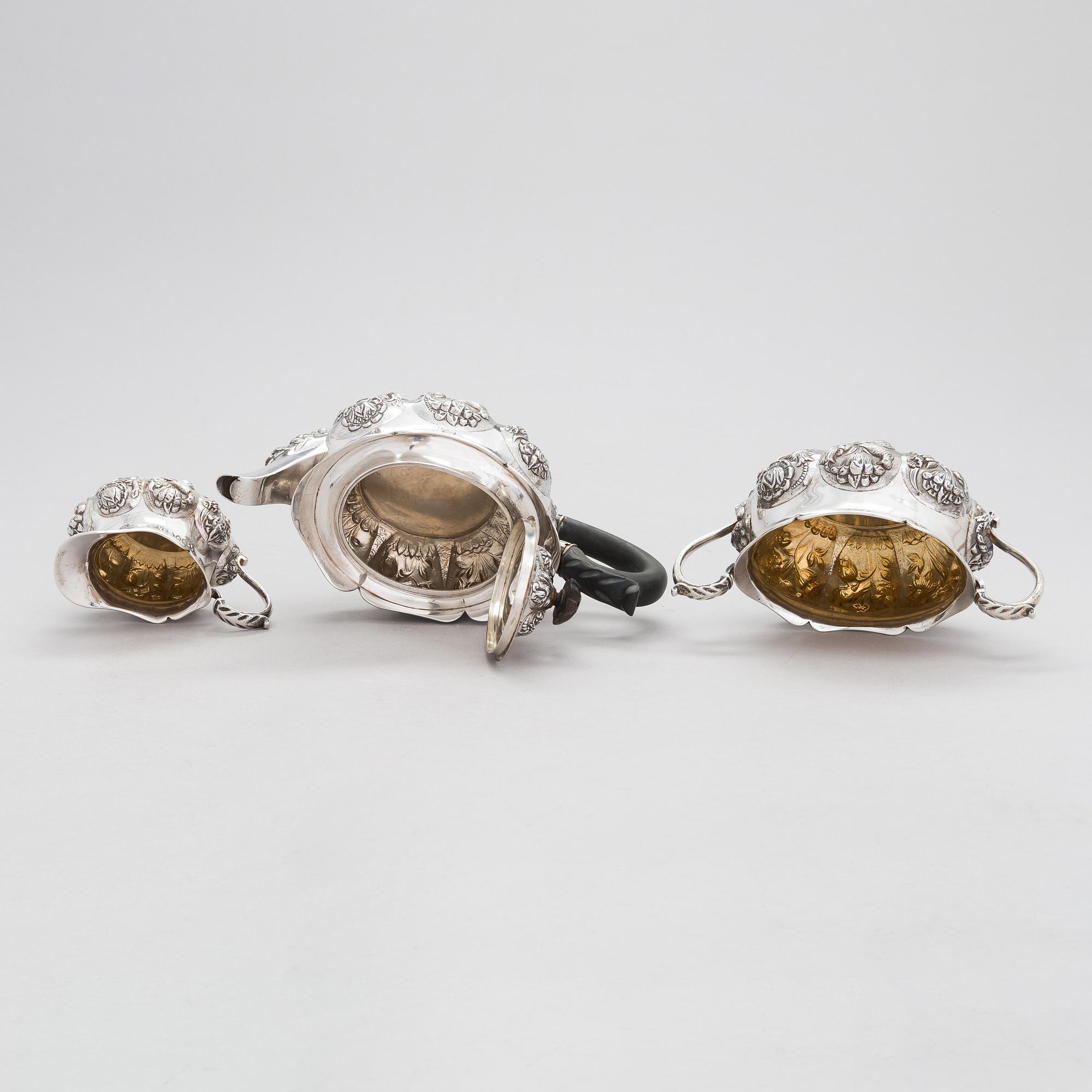 William Comyns & Sons, teekalusto, 3 osaa, sterlinghopeaa, Lontoo 1892.