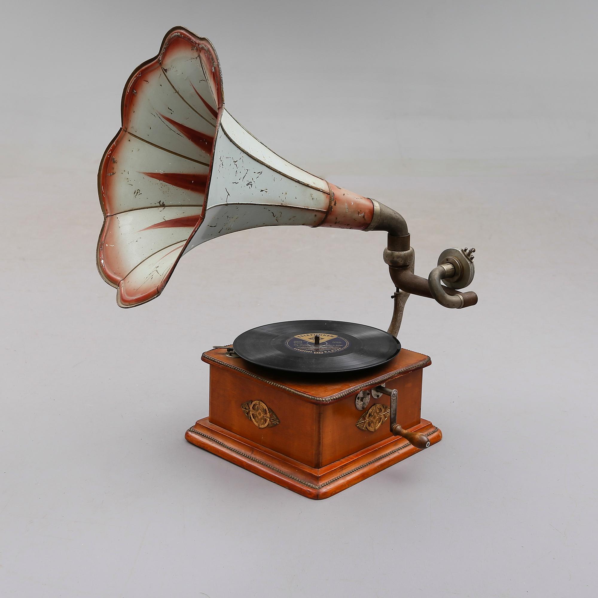 VEVGRAMMOFON, 1900-talets början.