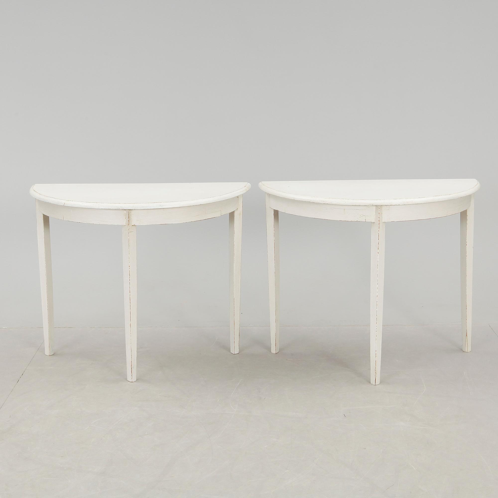 MÅNBORD, ett par, 1800-talets mitt.