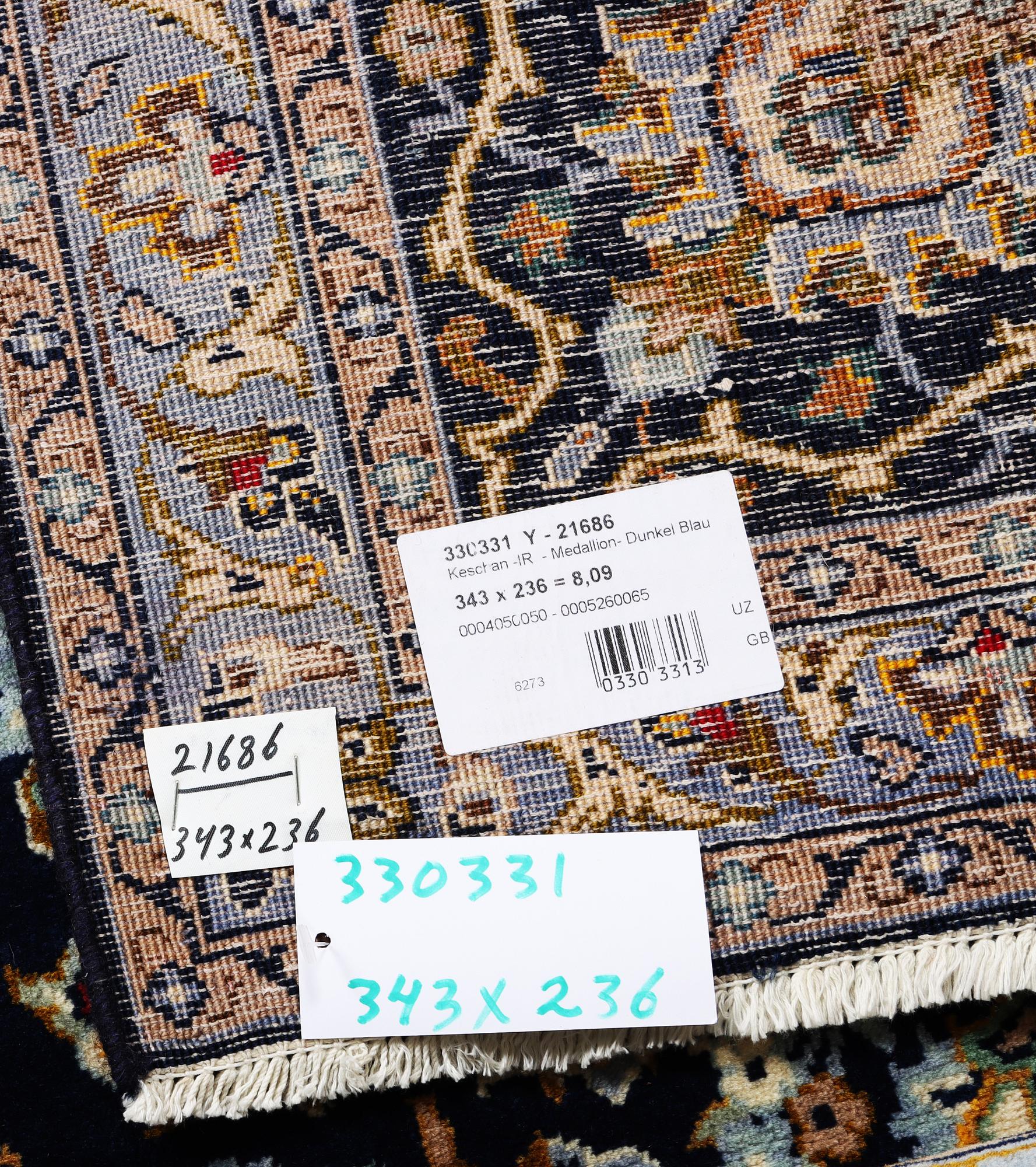 A Kashan carpet, c. 343 x 236 cm.