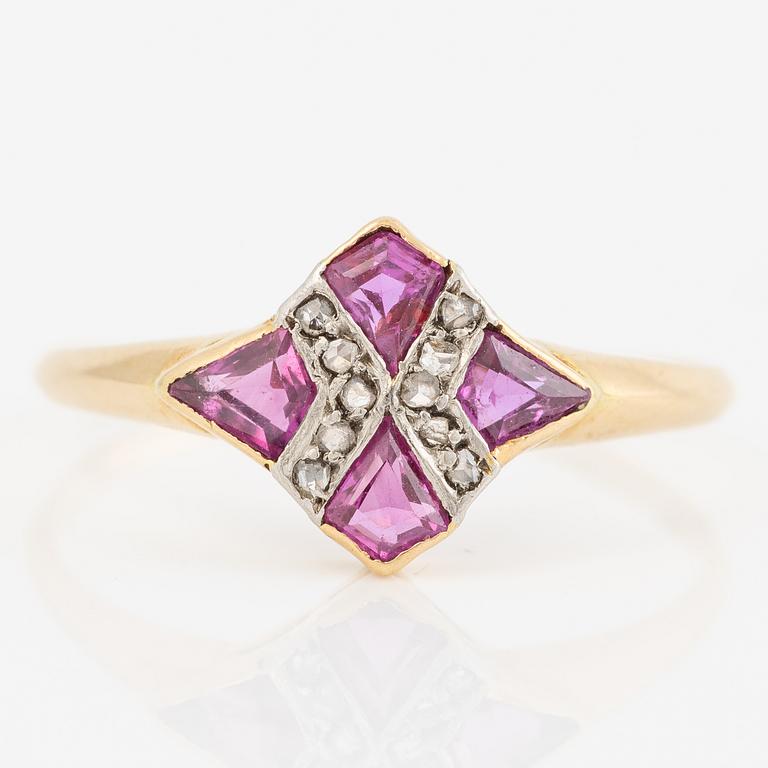 Ring, 18K gold with red stones and rose-cut diamonds.