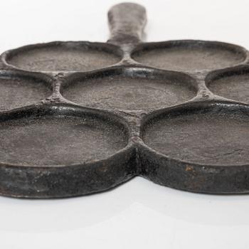 Plättjärn, två stycken, Sverige, 1700- / 1800-tal.