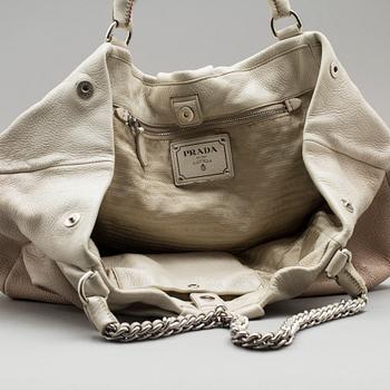 VÄSKA, "Cervo Lux Chain", Prada.