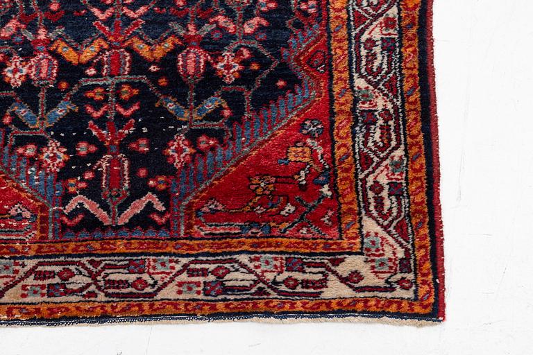 Gallery rug, oriental. Approx. 475 x 100 cm.