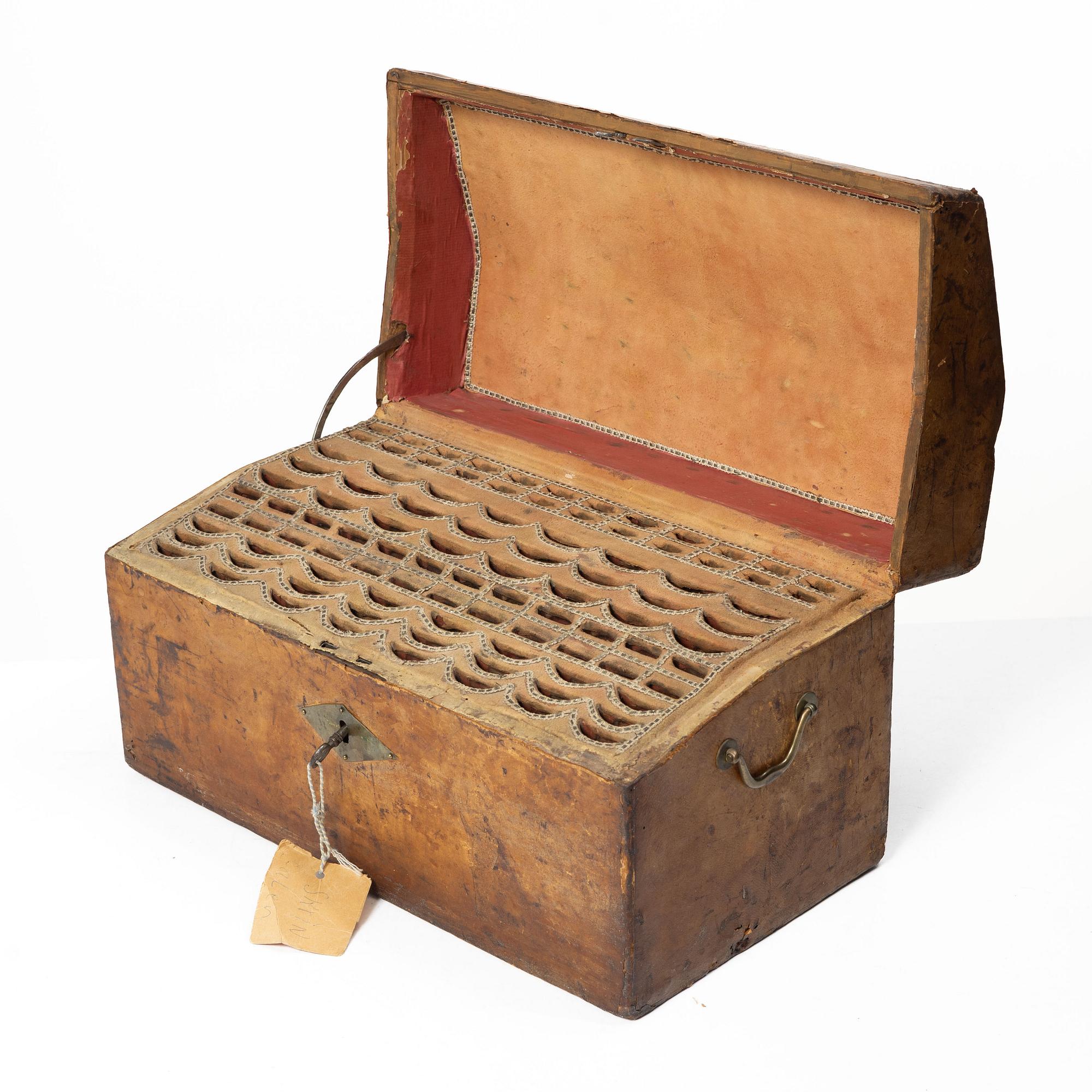 A cutlery box, 18th Century.