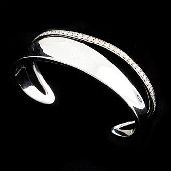 Georg Jensen, bangle bracelet, "Marcia", rhodium-plated sterling silver with brilliant-cut diamonds.