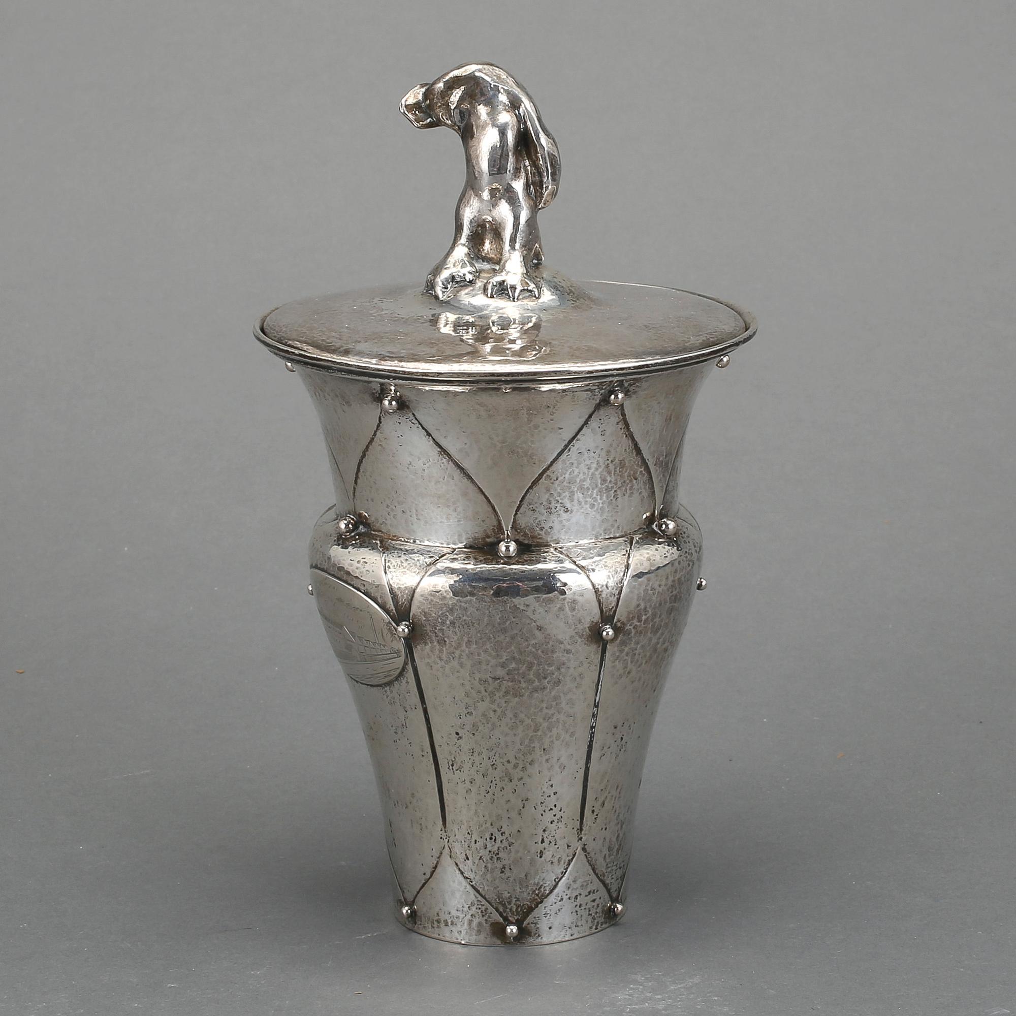 VAS/POKAL, silver, CA Sandberg Eftr GC Gustafsson, Helsingbord, 1919. Vikt ca 616g.