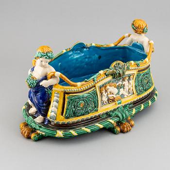 A circa 1900 majolica jardinière.