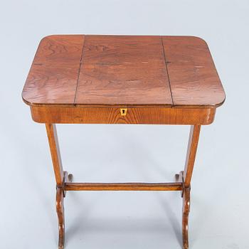 A mid 1800s dressign table.