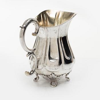 A Swedish silver milk jug, mark of A Bergengren, Lund 1943.