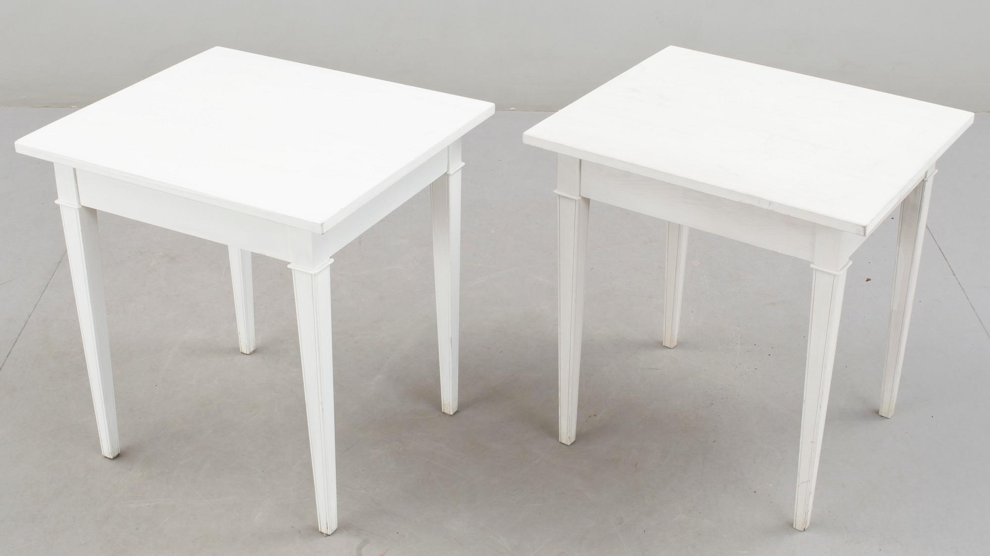 BORD, ett par, gustaviansk stil, modern tillverkning.