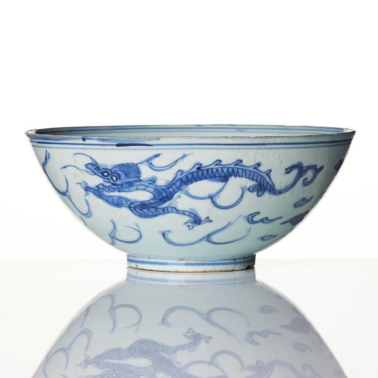 A blue and white bowl, Ming dynasty, 16th century.