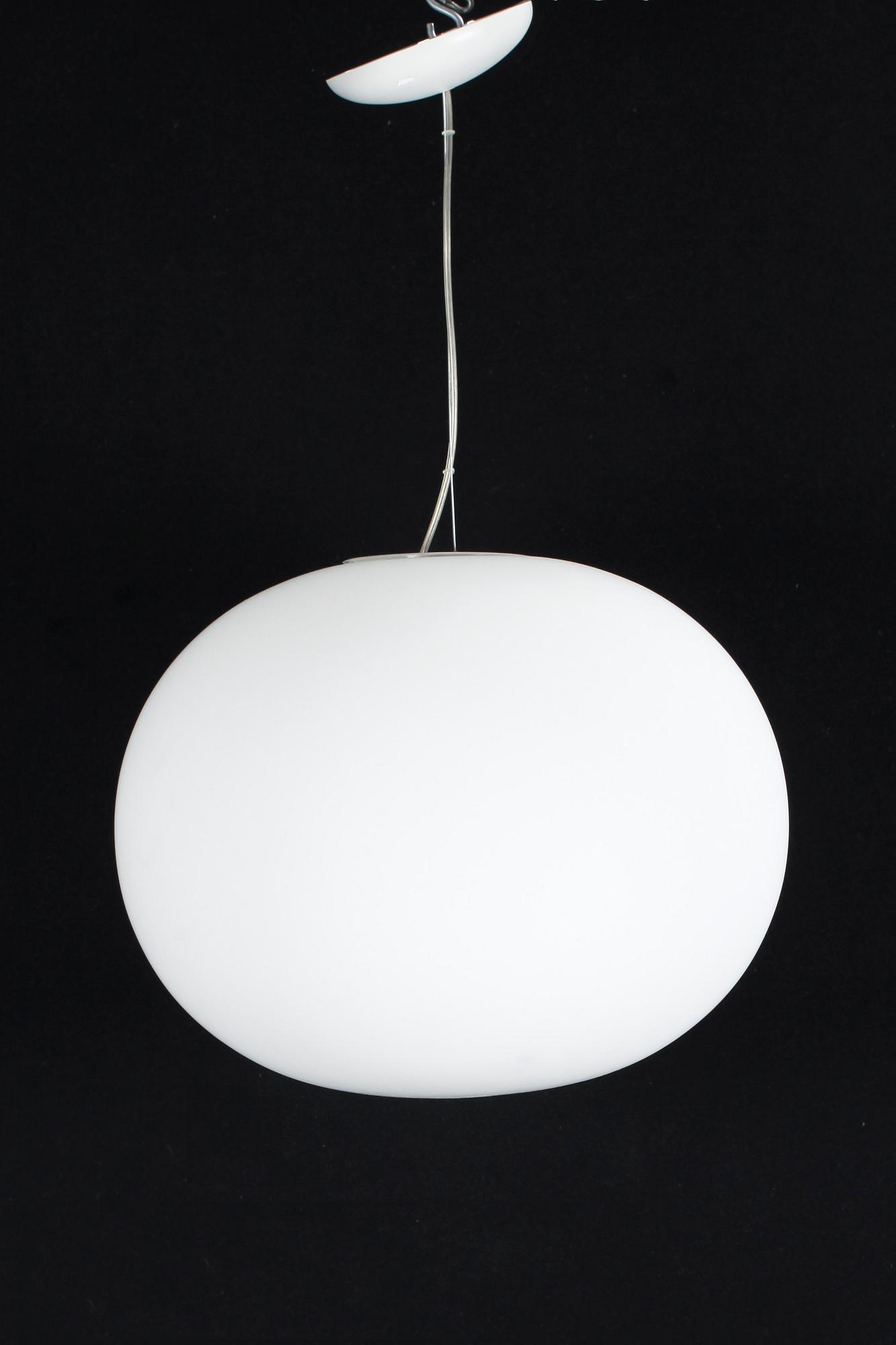 TAKLAMPA, "Glo-Ball", design Jasper Morrison 1999 för Flos, Italien. H 33.