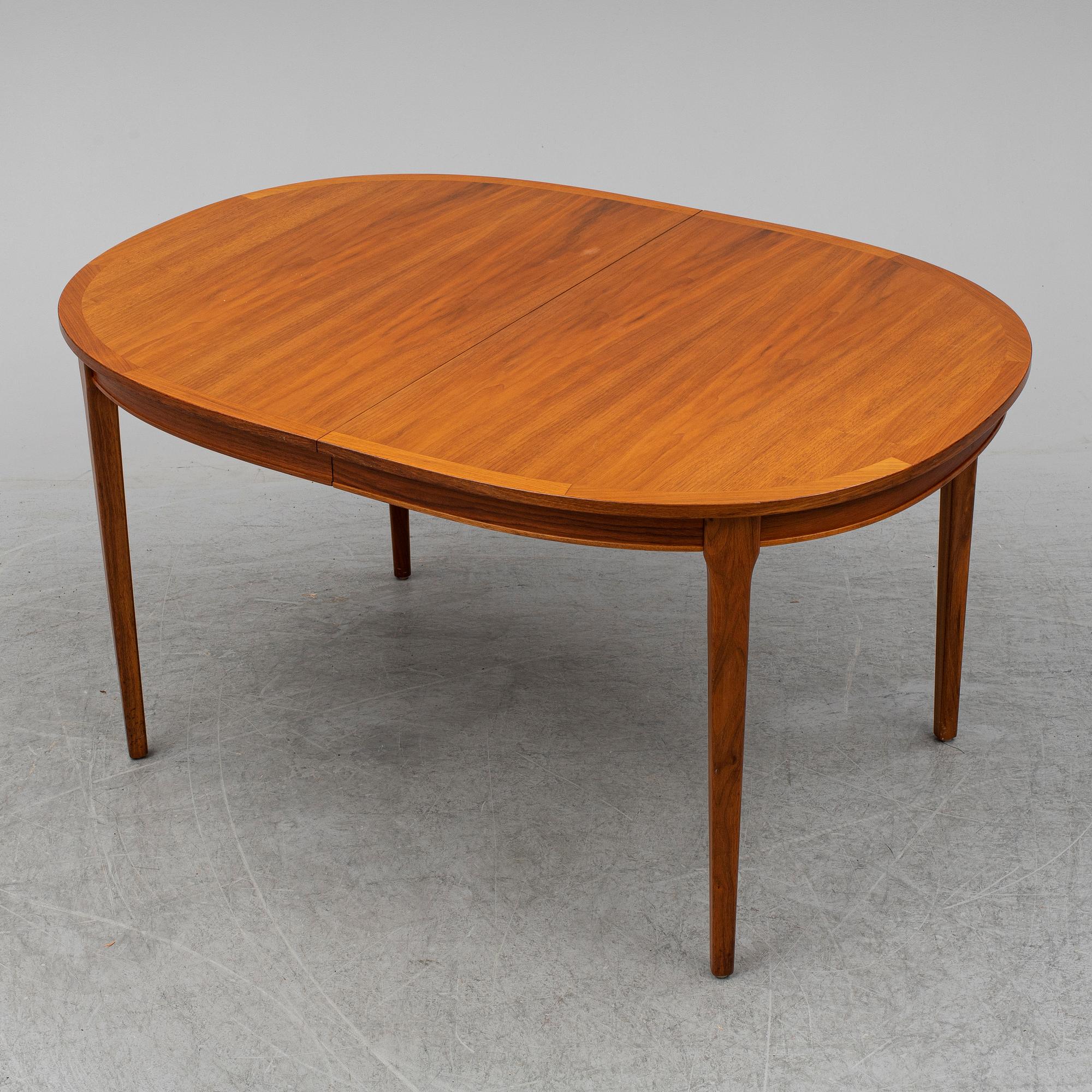 MATBORD, AB Möbelfabriken Linden, Horda, 1960-tal. Två iläggsskivor med sarg medföljer.