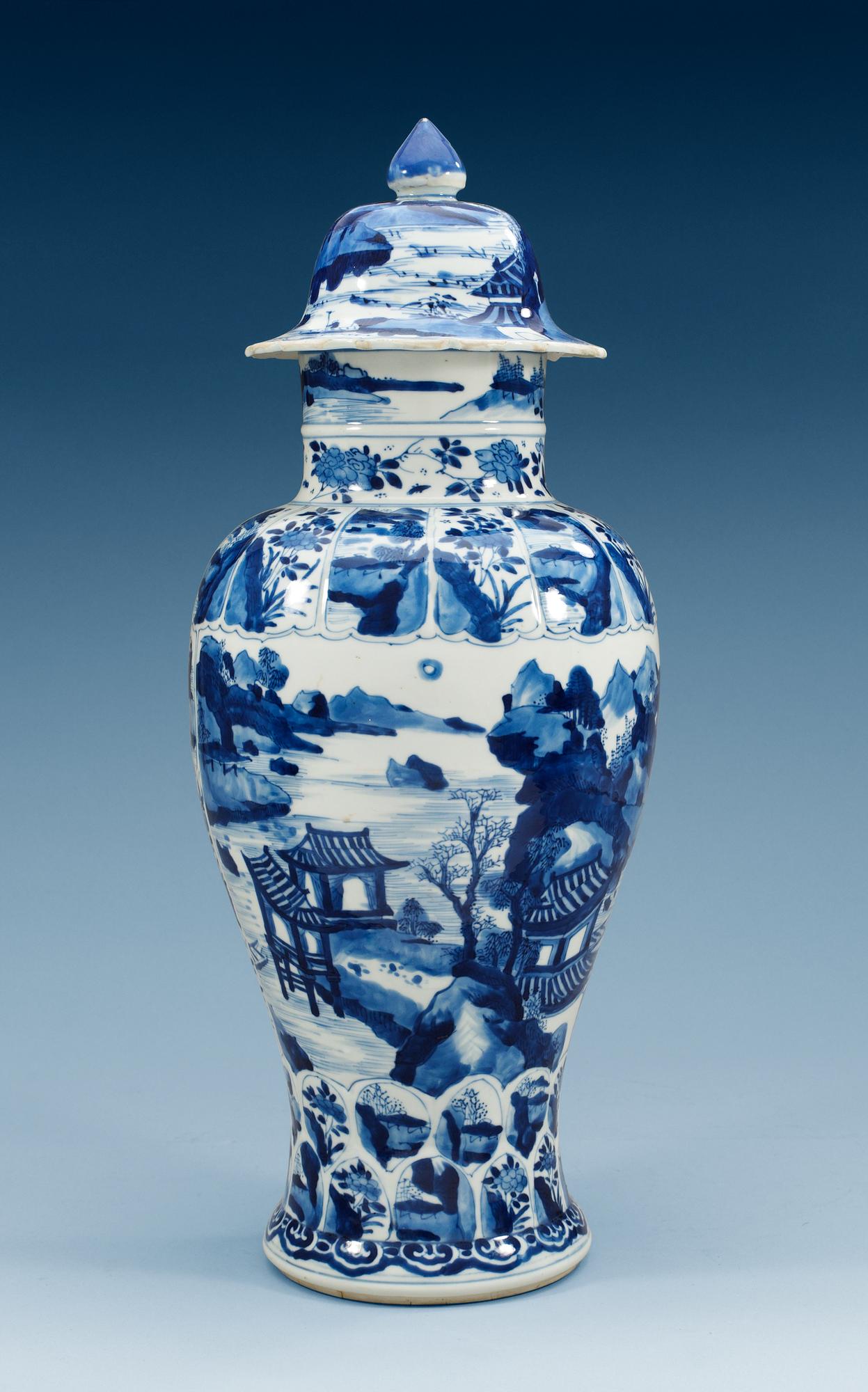 URNA med LOCK, porslin. Qing dynastin, Kangxi (1662-1722).