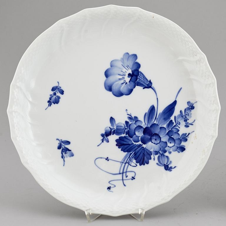 KAFFESERVIS, 33 delar, porslin, "Blå blomst", Royal Copenhagen, Danmark.