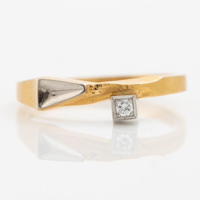 Lapponia, ring, 18K gold with a round brilliant-cut diamond, Finland 1980.