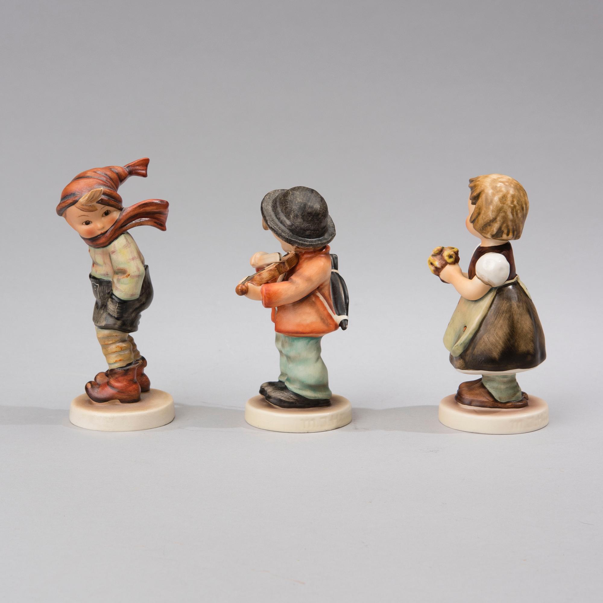 FIGURINER, 3 st, porslin, MJ Hummel, W. Goebel Porzellanfabrik, Tyskland.